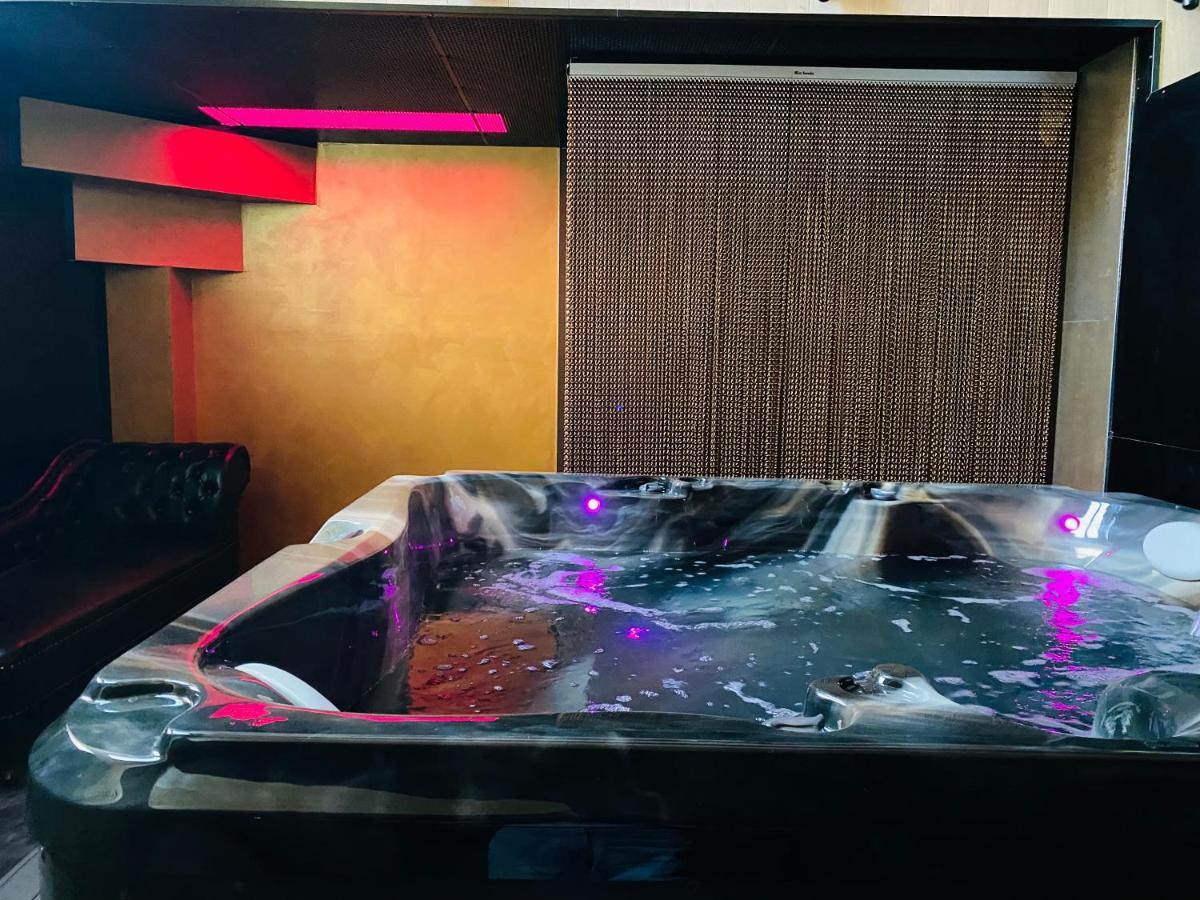 Mieuxqualhotel Jacuzzi Privatif Love Room Бордо Екстериор снимка