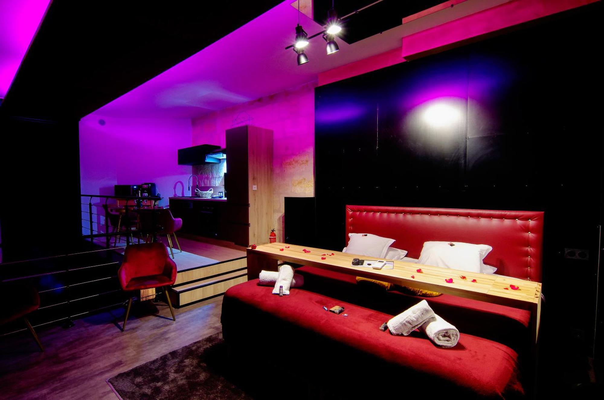 Mieuxqualhotel Jacuzzi Privatif Love Room Бордо Екстериор снимка